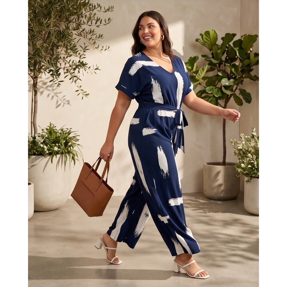 BloomChic Navy and White Abstract Print V-Neck Jumpsuit Size US 18-